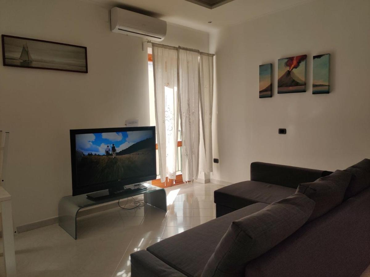 La Casa Di Giu Apartment Pozzuoli Luaran gambar