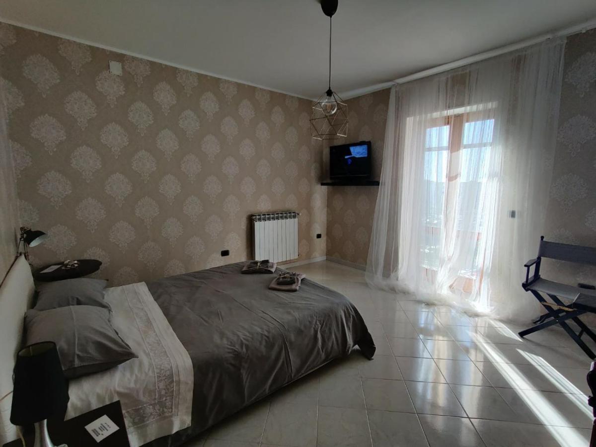 La Casa Di Giu Apartment Pozzuoli Luaran gambar