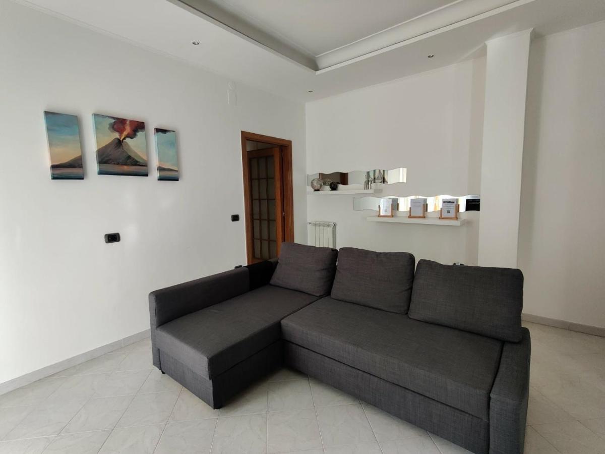 La Casa Di Giu Apartment Pozzuoli Luaran gambar