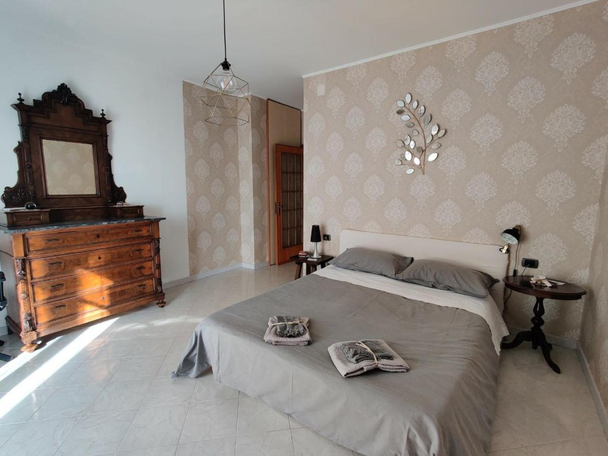 La Casa Di Giu Apartment Pozzuoli Luaran gambar