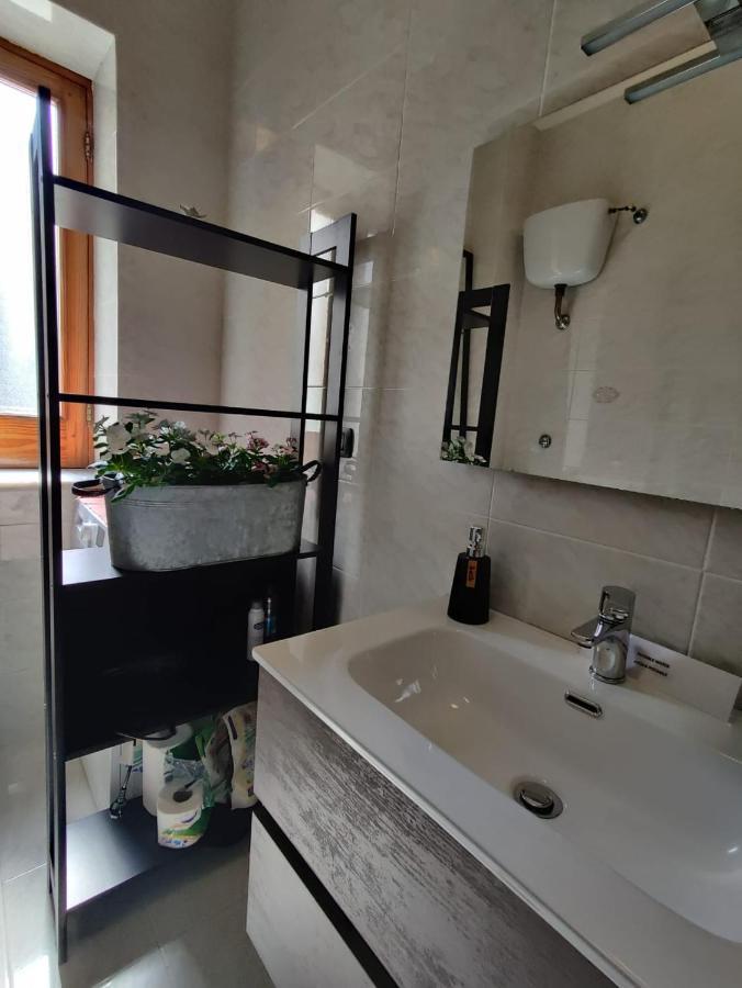 La Casa Di Giu Apartment Pozzuoli Luaran gambar